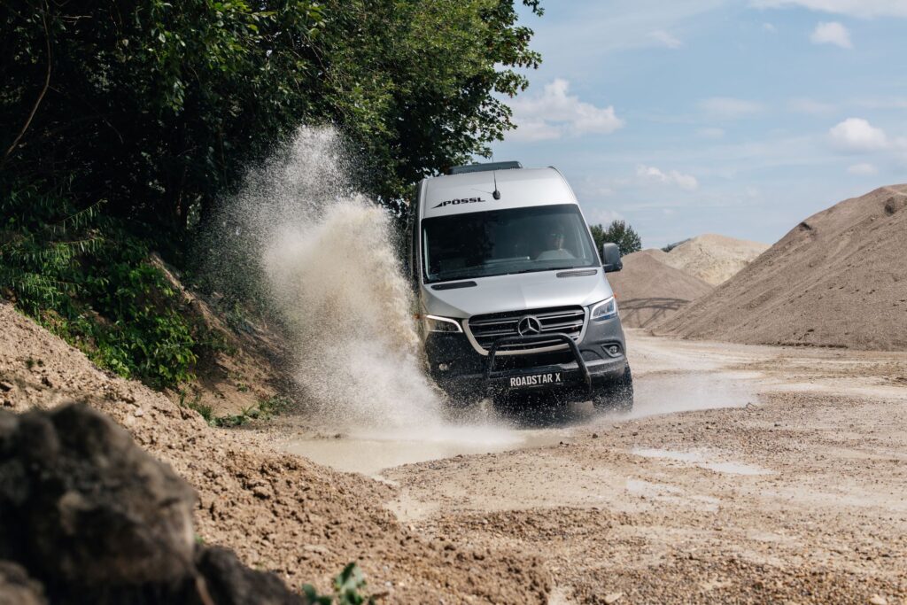 Fourgon aménagé Possl sur porteur Mercedes en version tout-terrain