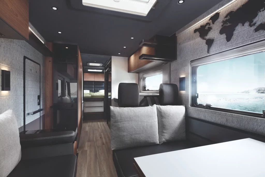 NIESMANN+BISCHOFF-Flair-deux-sièges-avec-ceinture-de-sécurité-en-mode-route