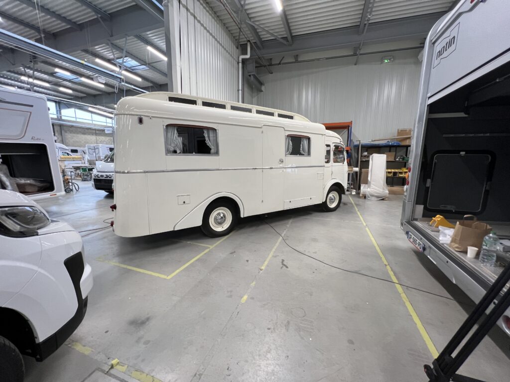 Collector Notin : visite d'un premier campoing-car