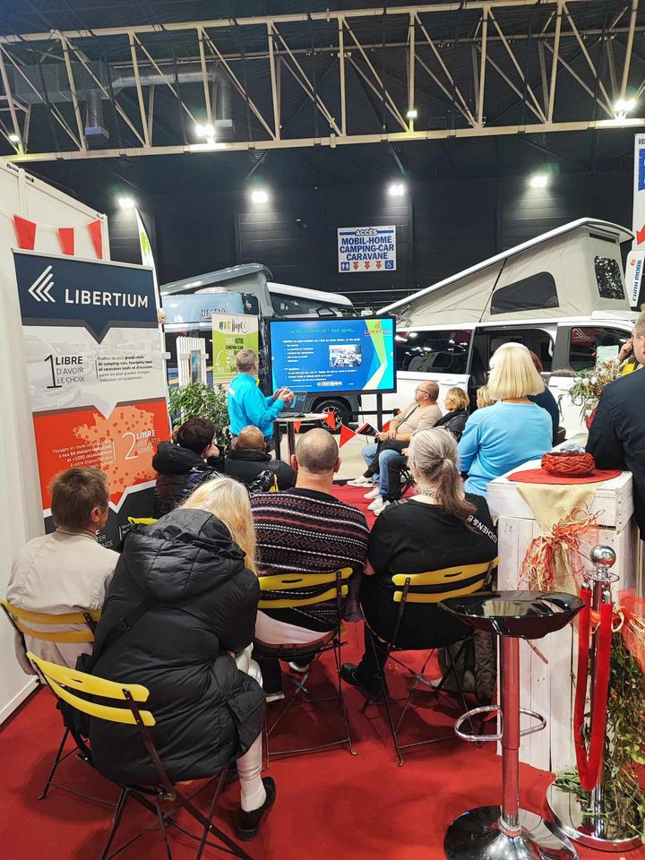 Le Petit Marcel en conférence au salon VDL en France