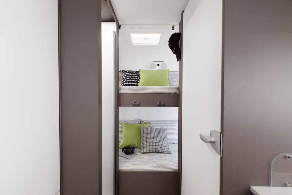 L'intérieur du camping car Etrusco T6.9SB