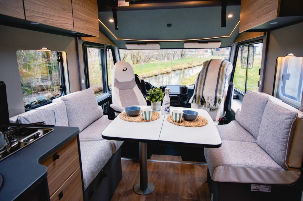 Ambiance intérieure du camping-car Dethleffs Trend I7057