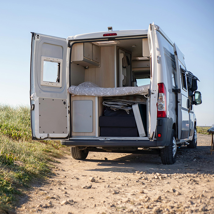 vanlife au bord de la plage