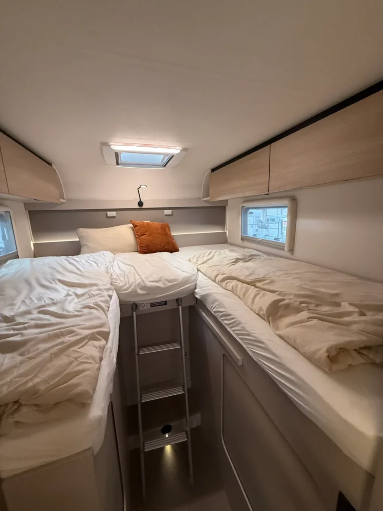 La chambre à coucher du nouveau camping car Tracer de LMC