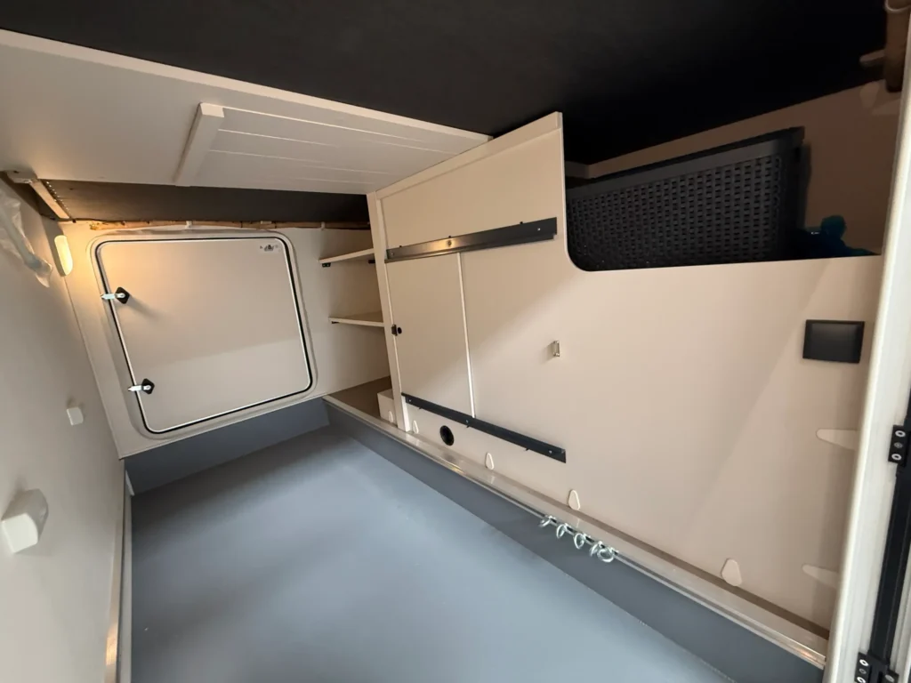 La soute du nouveau camping car Tracer de LMC