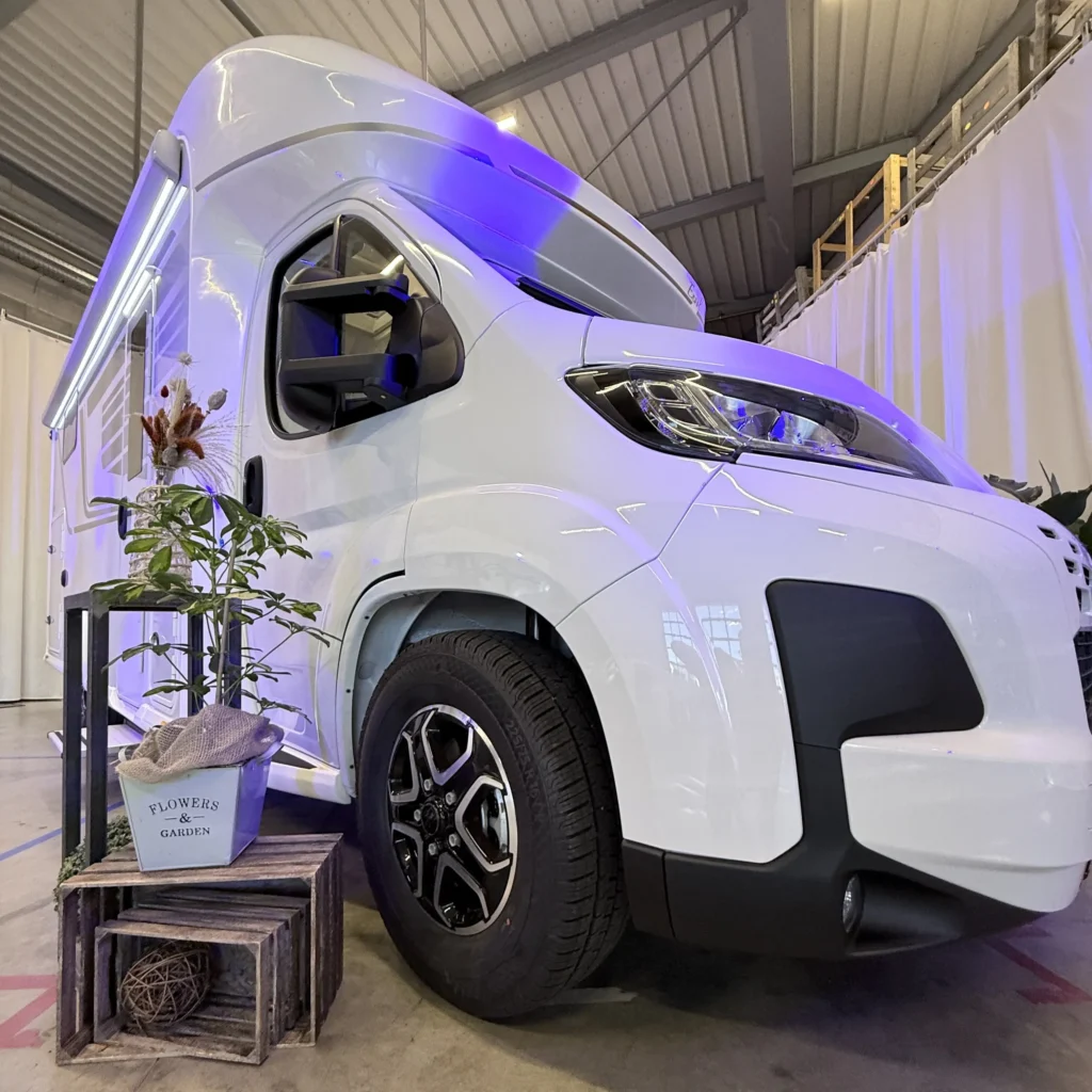 Notin Envol E719JF camping-car profilé vue profil extérieur
