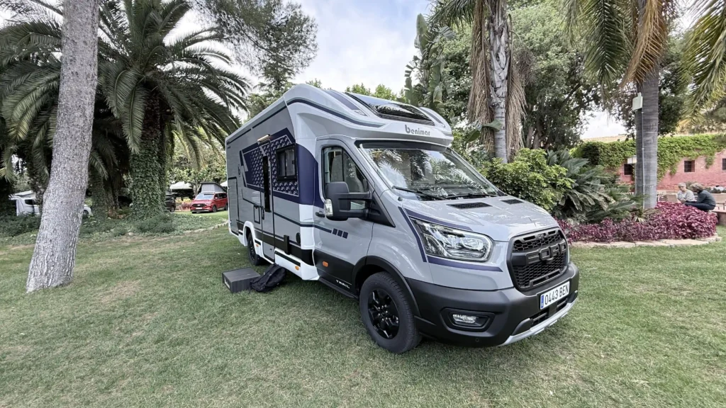 Pack Storm Line Benimar 2027 Tessoro 463 camping-car gris mat