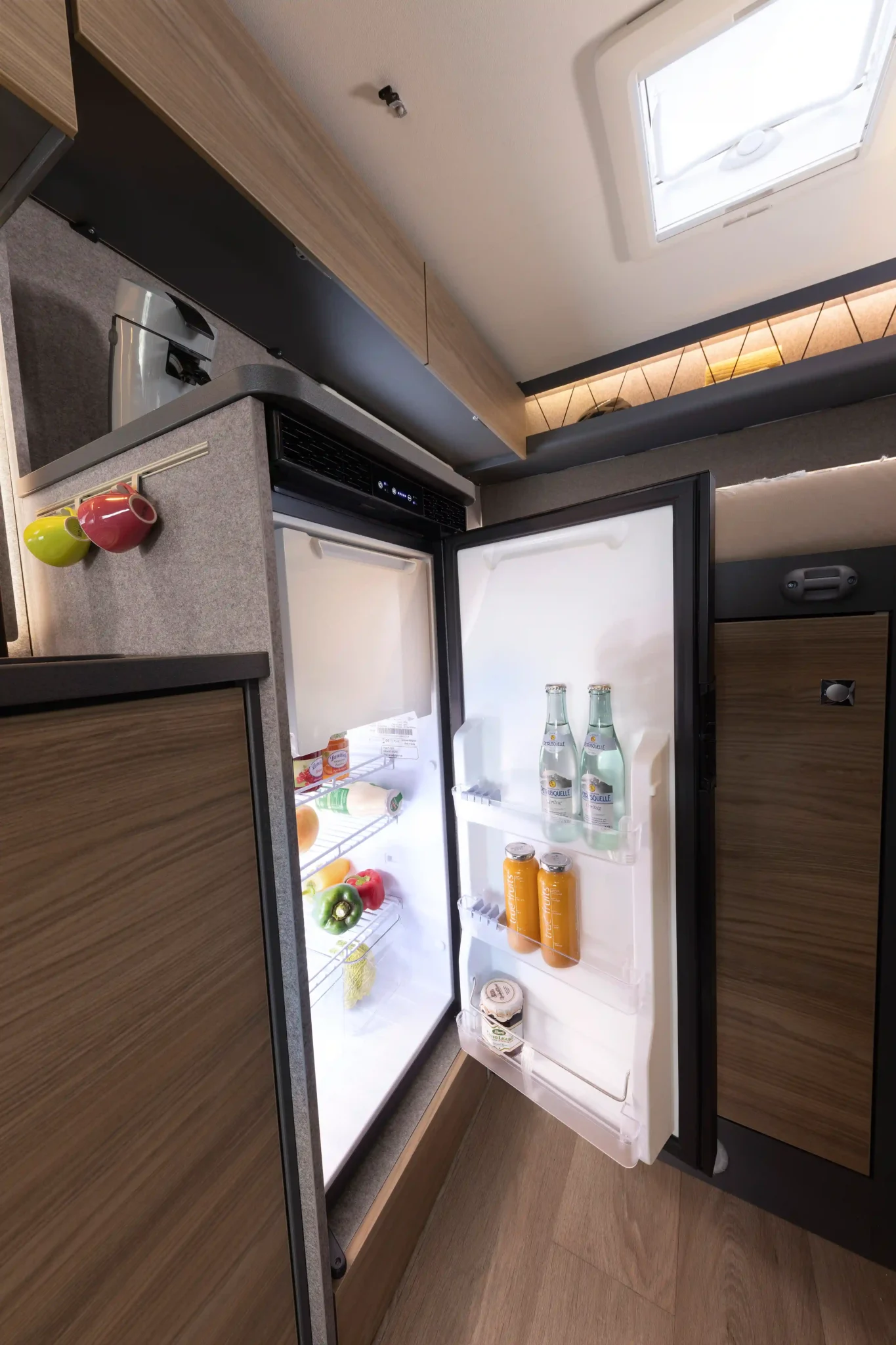 Dethleffs Globebus Performance 4x4 T16 - Réfrigérateur compresseur mi-hauteur
