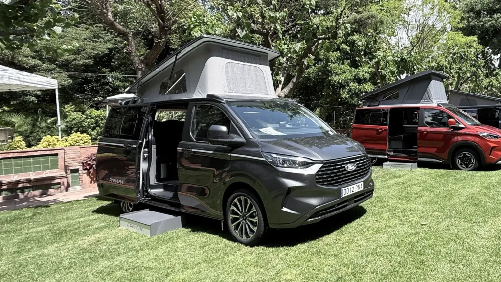Vans Panama R12 - vue extérieure