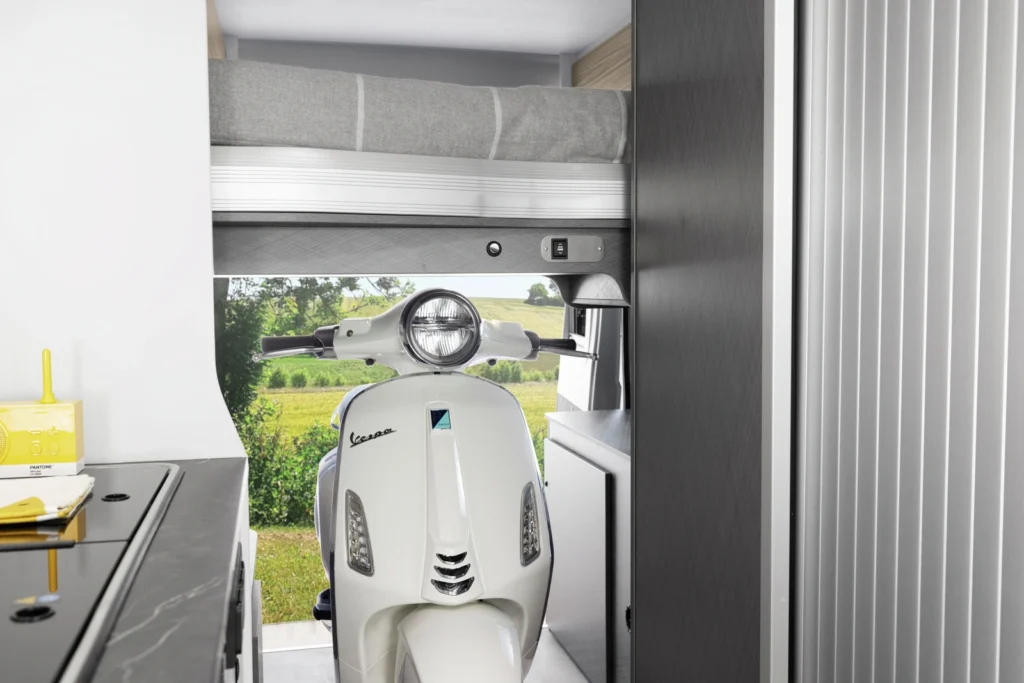 Etrusco CV 640 PB+ et la Vespa