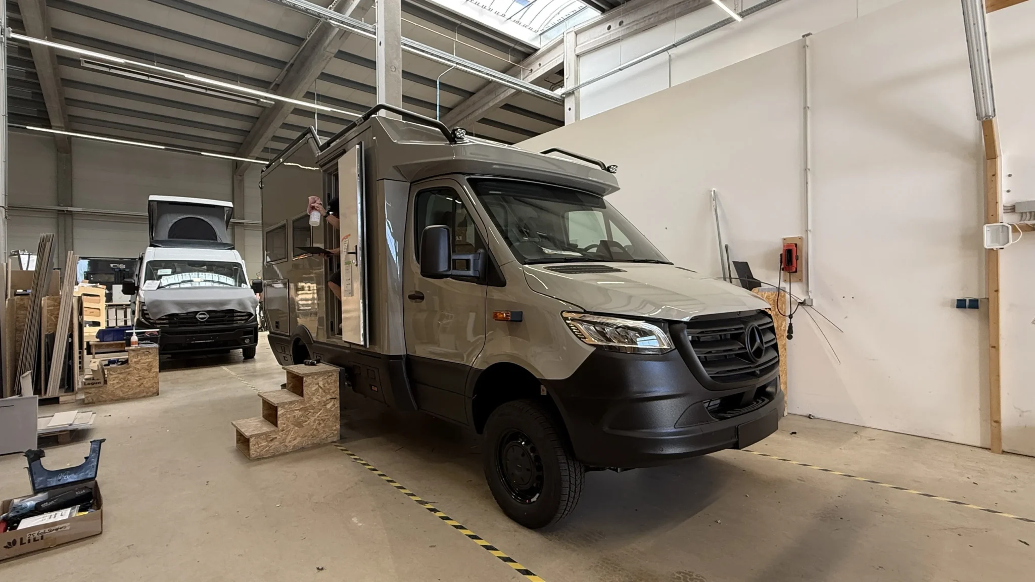Cellule Rhön Camp sur Mercedes Sprinter 4x4, prête à sortir de l'atelier