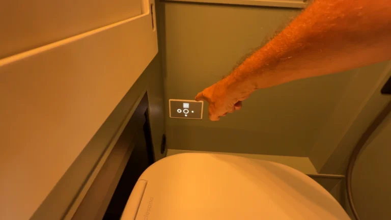 Tableau de commande du WC Clesana