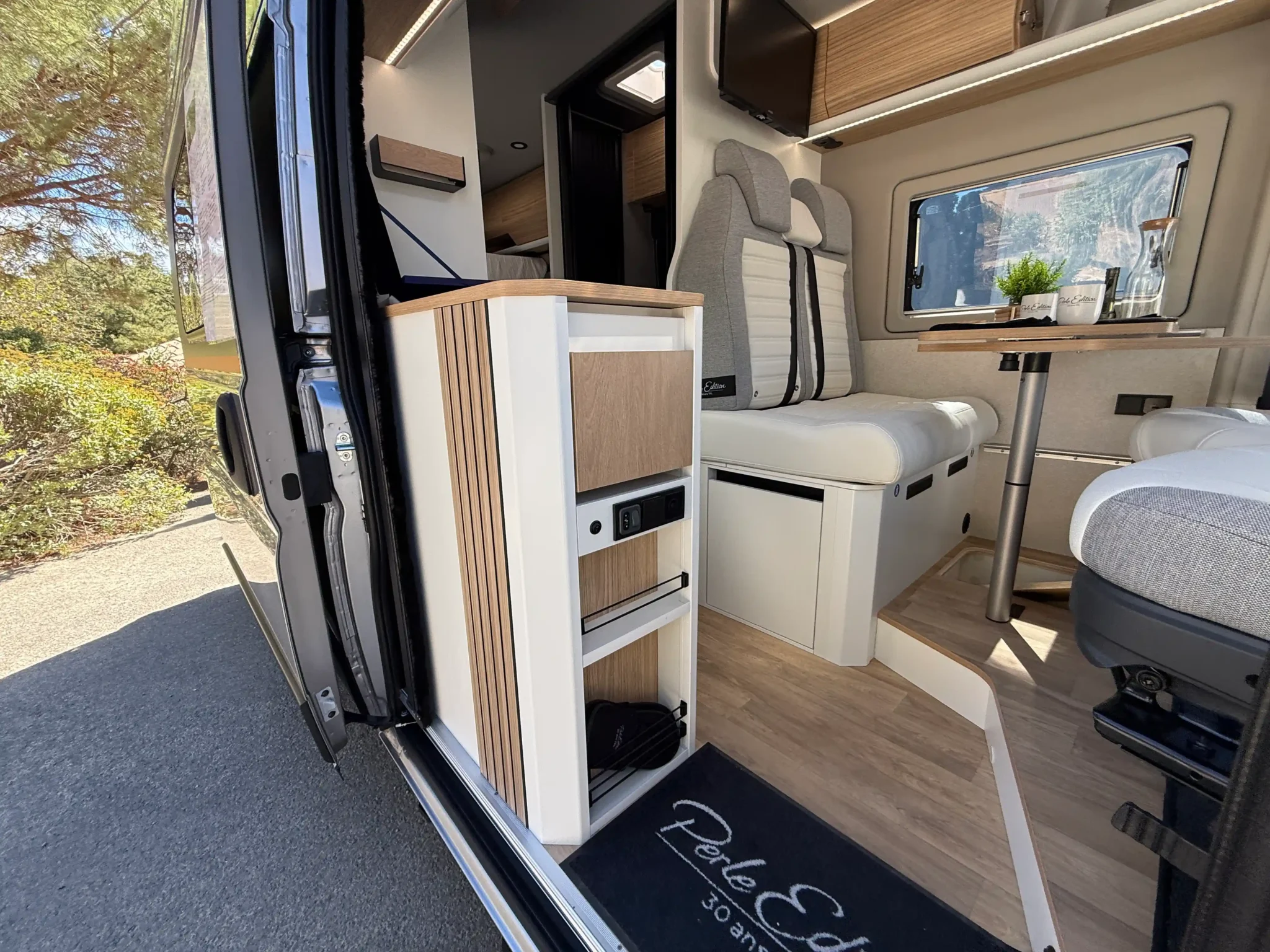 Fourgon aménagé TPL Perle Edition Pilote, vue 5