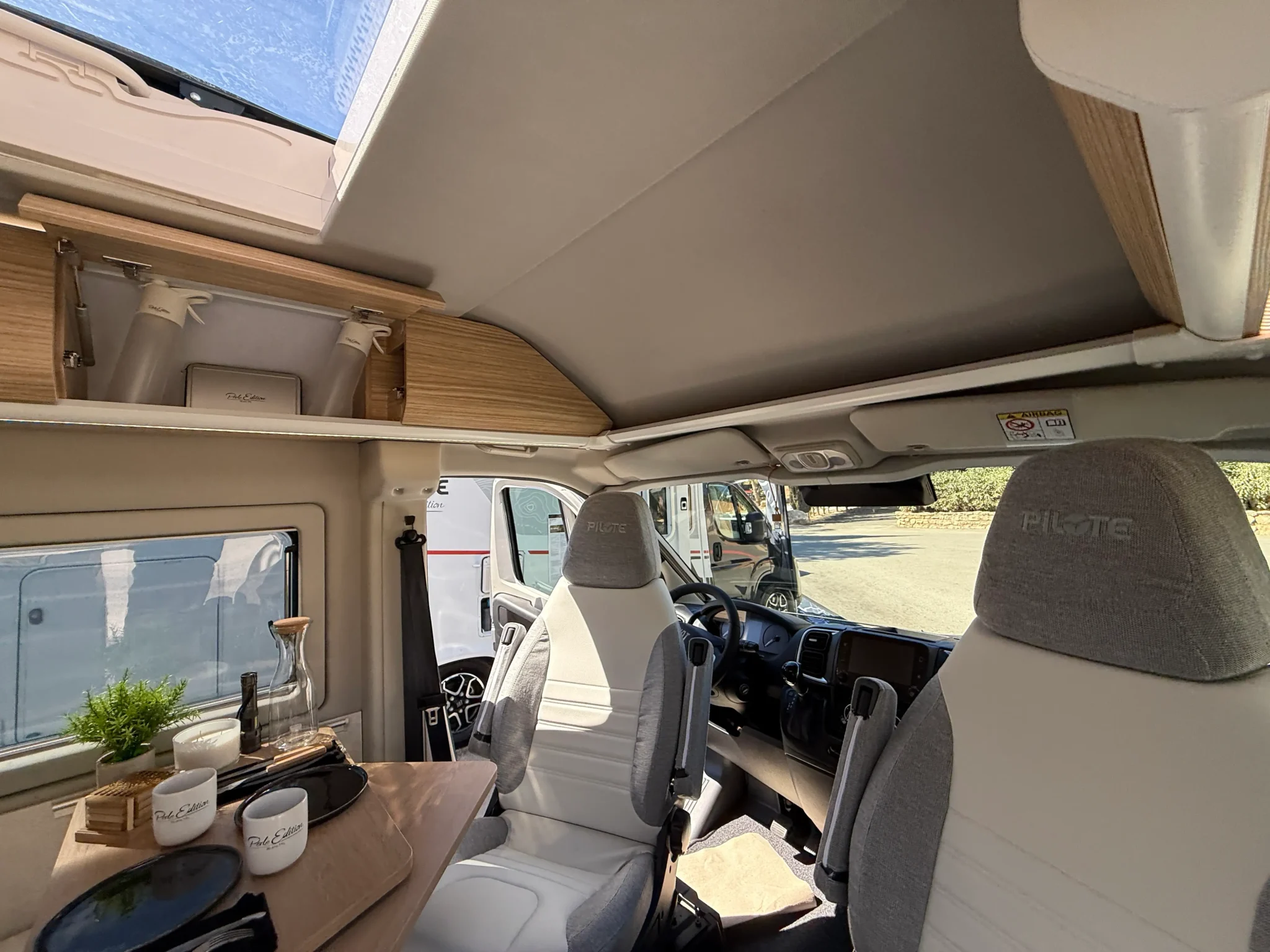 Fourgon aménagé TPL Perle Edition Pilote, vue 4
